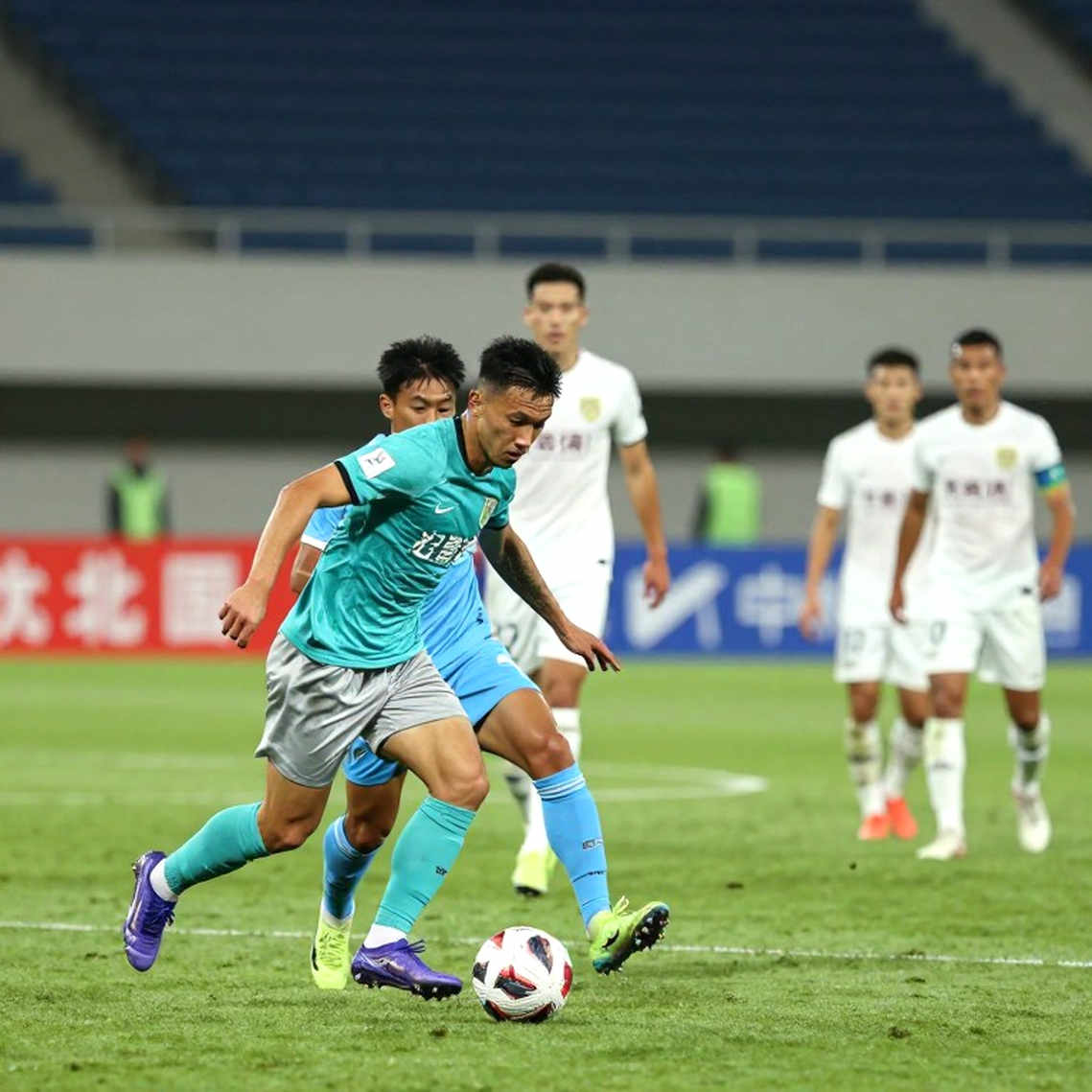 Thái Lan bổ sung Peter Taylor: bài toán thể lực trước ASEAN Cup 2026 và cái bóng của "ông thầy Beckham"