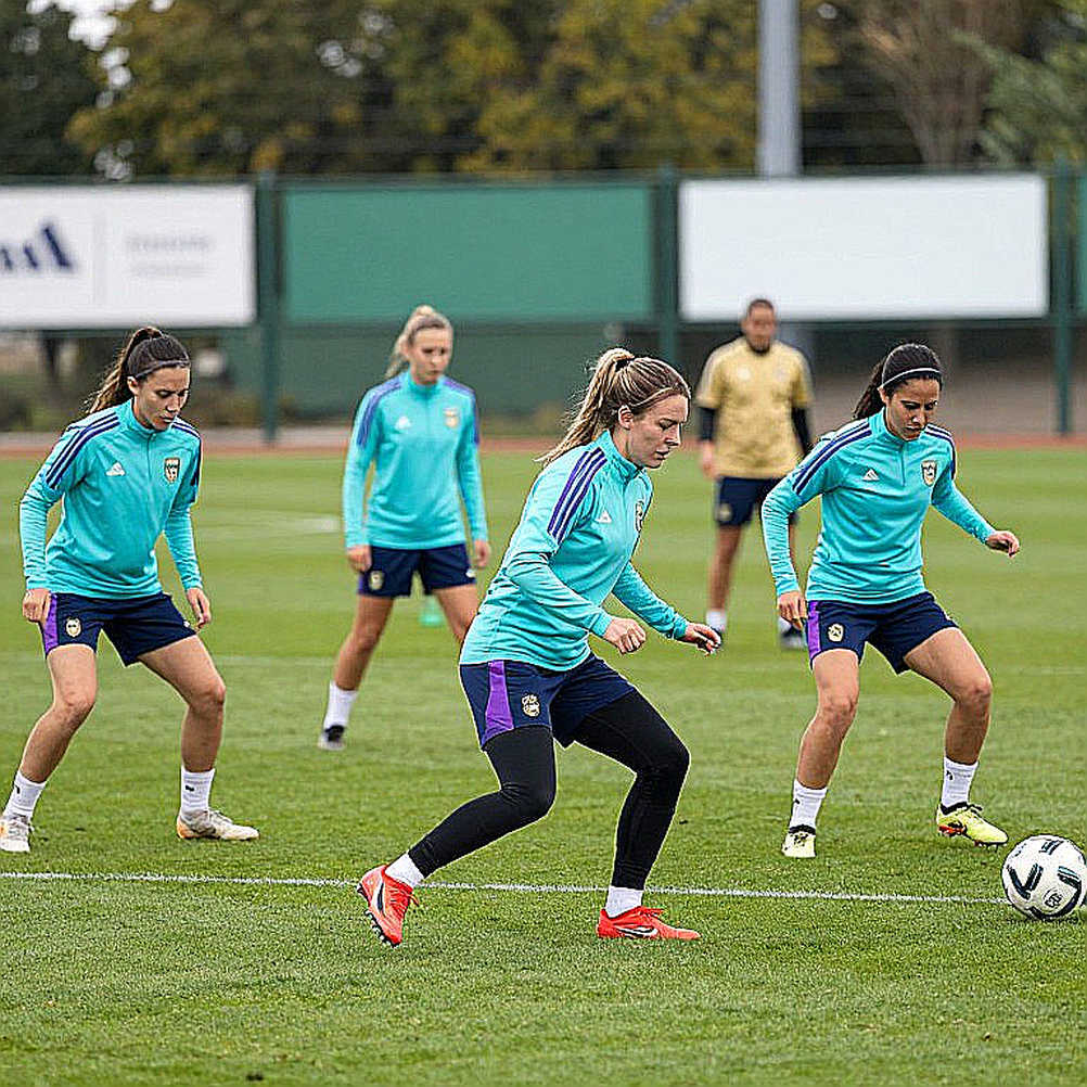 Austria Vienna, Brann và lời cảnh tỉnh của Bompastor trước ngày Chelsea khai màn Champions League nữ Austria Vienna, Brann và lời cảnh tỉnh của Bompastor trước ngày Chelsea khai màn Champions League nữ