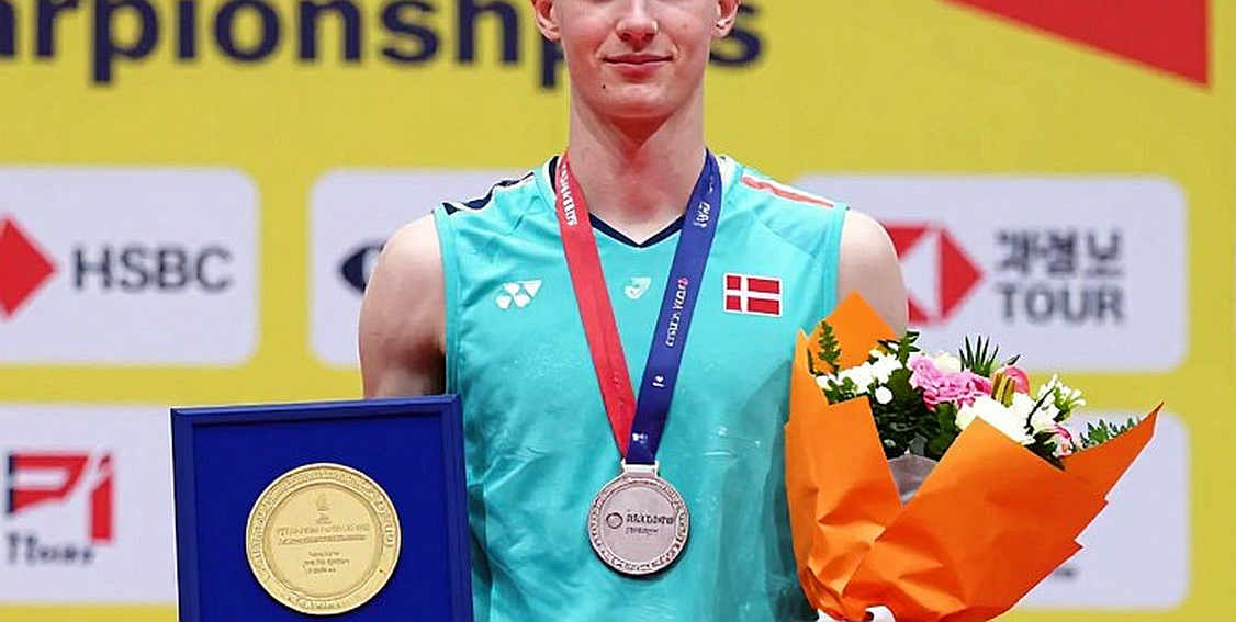 Cầu mây Việt Nam và bài toán thưởng 4 tỷ: Sự bất bình đẳng trong vinh quang