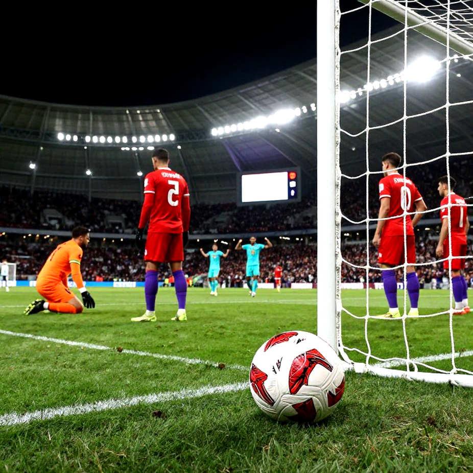 Khoảng trống ở cột xa: Trabzonspor hạ Besiktas và hai phép tính chưa chắc đã đúng