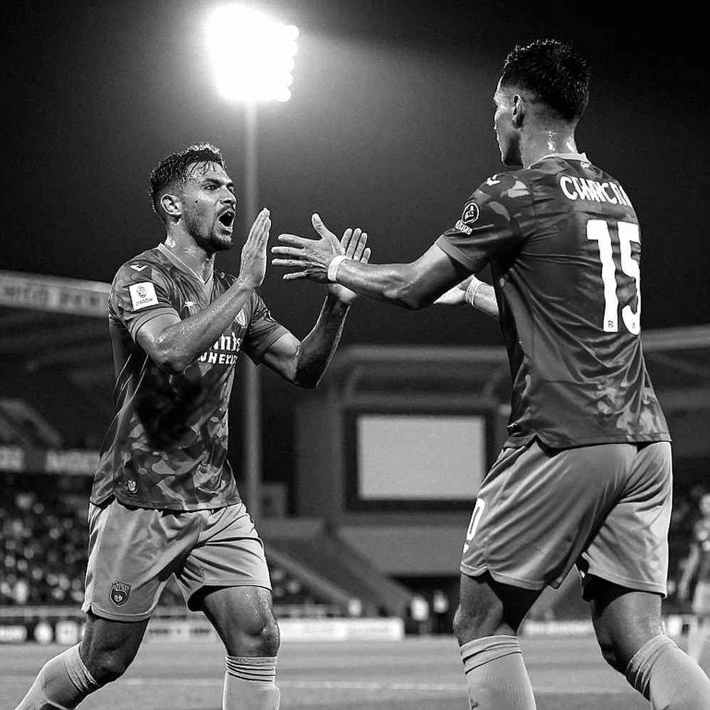 Phút thứ năm không có thẻ — vết nứt đầu tiên của derby Madrid