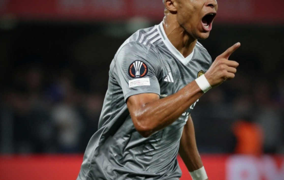 Dorgu rời sân phút 30: Man Utd và bài toán độ sâu đội hình trước chuỗi trận khắc nghiệt