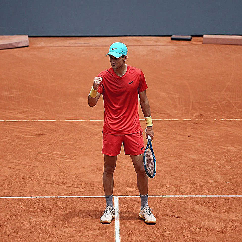 Giao bóng hai và khoảng trống dữ liệu của quần vợt Việt Nam