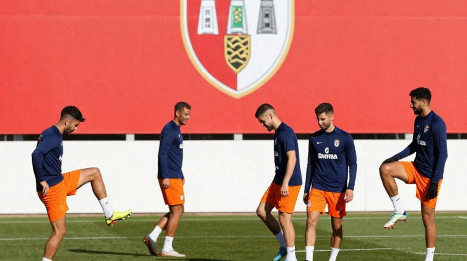 Chuyển nhượng V.League 2026: Cuộc săn cầu thủ trẻ bắt đầu từ khán đài B
